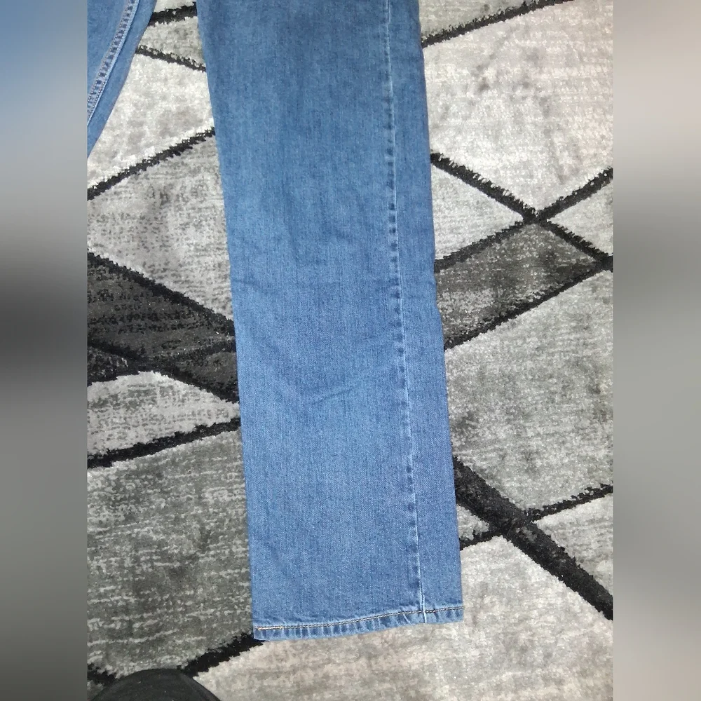 EUC Levis Size 36 X 32 505 Regular Fit Men's Blue Jeans!!